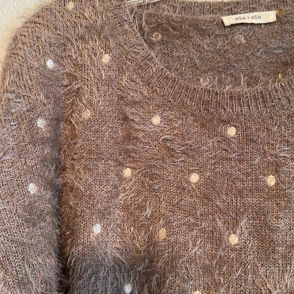 Medium Sis sis soft fuzzy sweater - Picture 2 of 3